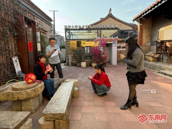 拍摄现场(东南网记者 李霖 摄)