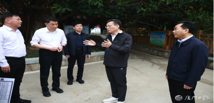 厦门市长伍斌检查森林防火工作并开展巡林