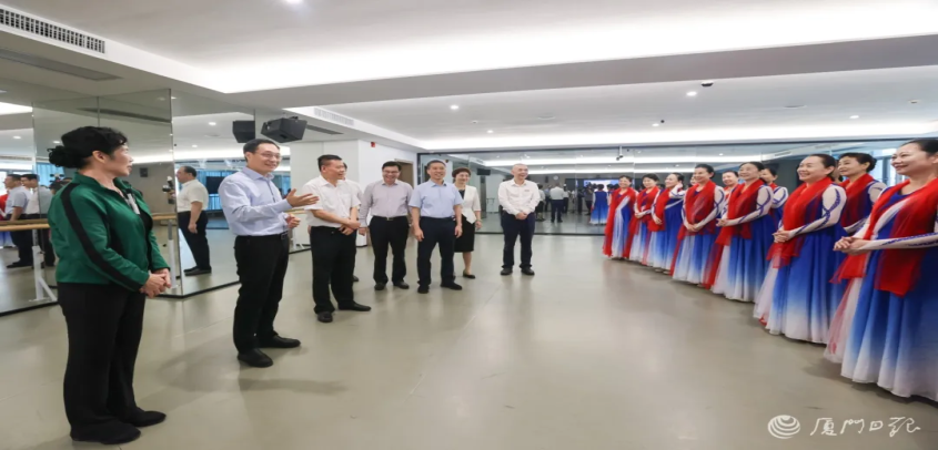 市委书记崔永辉到厦门老年大学调研